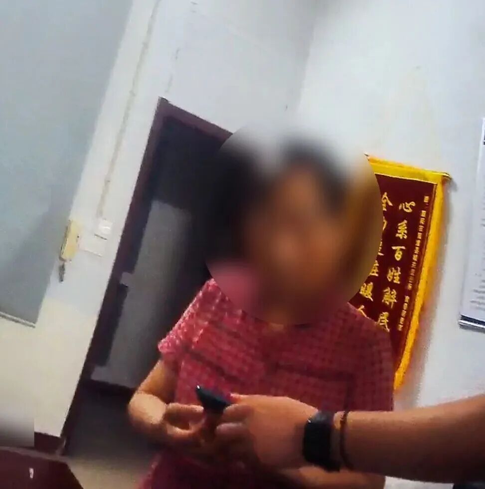 卡里的钱自己在动!襄阳女子手机被远程操控!卡里70万…… 卡里的钱自己在动!襄阳女子手机被远程操控!卡里70万……