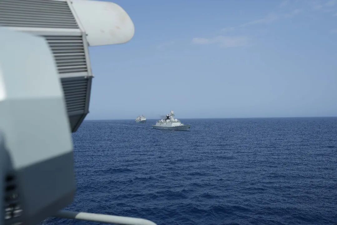 海军第48、49批护航编队,组织任务交接! 海军第48、49批护航编队,组织任务交接!
