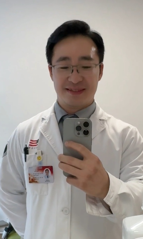 医生演“暴徒”，真战实打惊呆网友！贵阳这名获赞超两百万的医生找到了