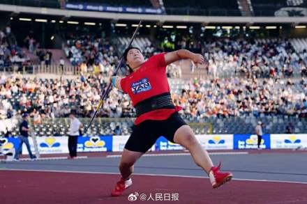 18岁严子怡再破纪录夺冠 18岁严子怡再破纪录夺冠