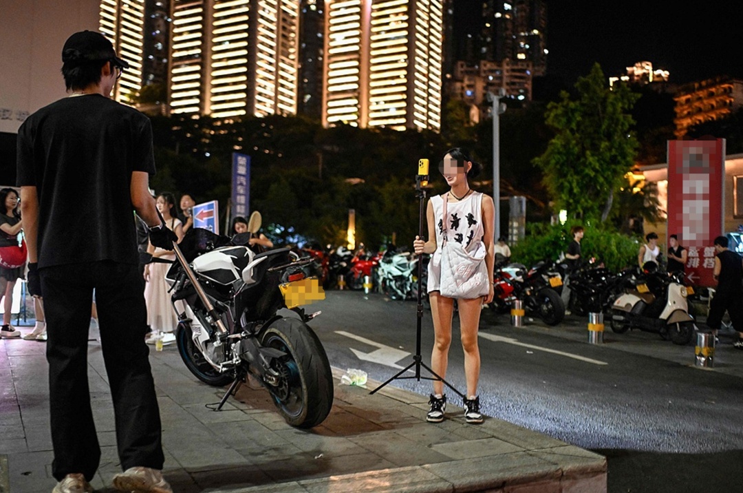 【法在身边】公共场所就能随便拍?一不小心“被直播”,我该怎么办? 【法在身边】公共场所就能随便拍?一不小心“被直播”,我该怎么办?