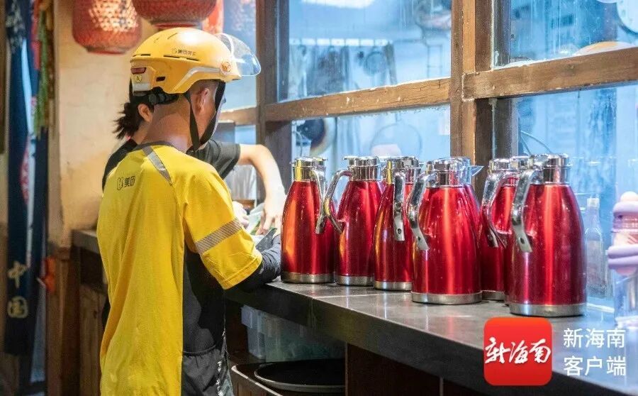 海口一骑手举报“脏”外卖刷屏全网!“随手拍”让“幽灵外卖”现原形 海口一骑手举报“脏”外卖刷屏全网!“随手拍”让“幽灵外卖”现原形