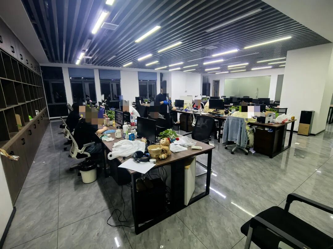两地警方出击!“软暴力”催收团伙落网 两地警方出击!“软暴力”催收团伙落网