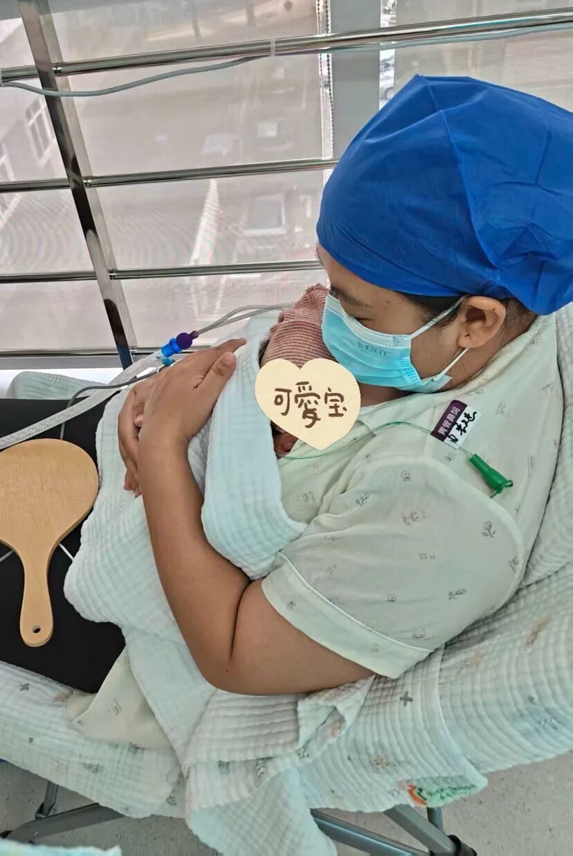 妈妈怀孕5个多月产下巴掌大宝宝,330克、肠道如发丝,105天后平安出院 妈妈怀孕5个多月产下巴掌大宝宝,330克、肠道如发丝,105天后平安出院