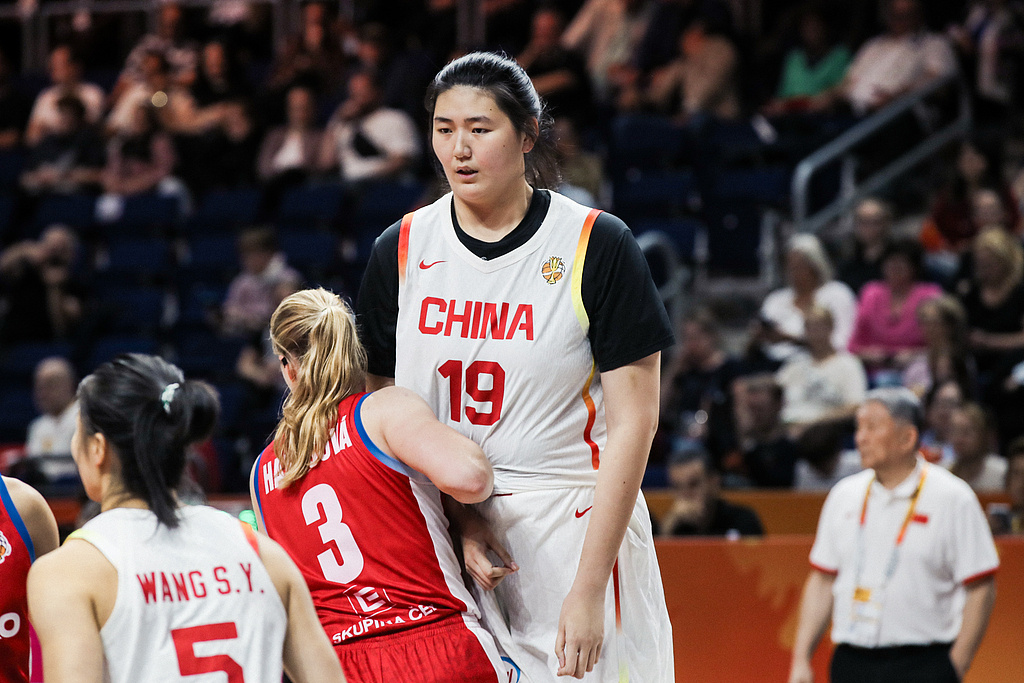 逆风翻盘,中国女篮战胜捷克,掌握晋级八强主动权 逆风翻盘,中国女篮战胜捷克,掌握晋级八强主动权