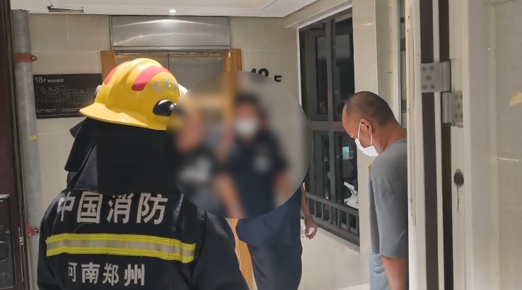 男子将这块电池带回家充电,结果“引火烧身”!电动车充电提醒→ 男子将这块电池带回家充电,结果“引火烧身”!电动车充电提醒→