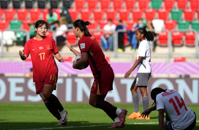 U20女足世界杯首轮中国队迎大胜 黄嘉欣上演“帽子戏法” U20女足世界杯首轮中国队迎大胜 黄嘉欣上演“帽子戏法”