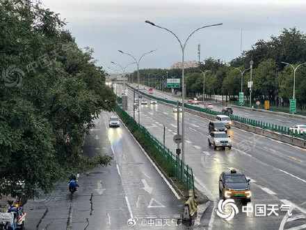 北京今天早晨至上午仍有降雨 最高气温大幅下滑凉意凸显 北京今天早晨至上午仍有降雨 最高气温大幅下滑凉意凸显