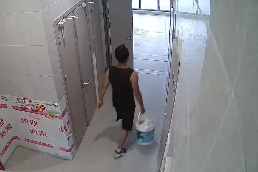 杭州一小区上百台空调集体“罢工”,维修人员上门一看愣住了:电线全被剪断偷走…… 杭州一小区上百台空调集体“罢工”,维修人员上门一看愣住了:电线全被剪断偷走……