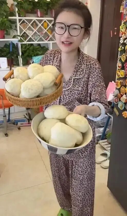 太年轻!百万网红突然去世!这些账号永久封禁!严肃警告 太年轻!百万网红突然去世!这些账号永久封禁!严肃警告