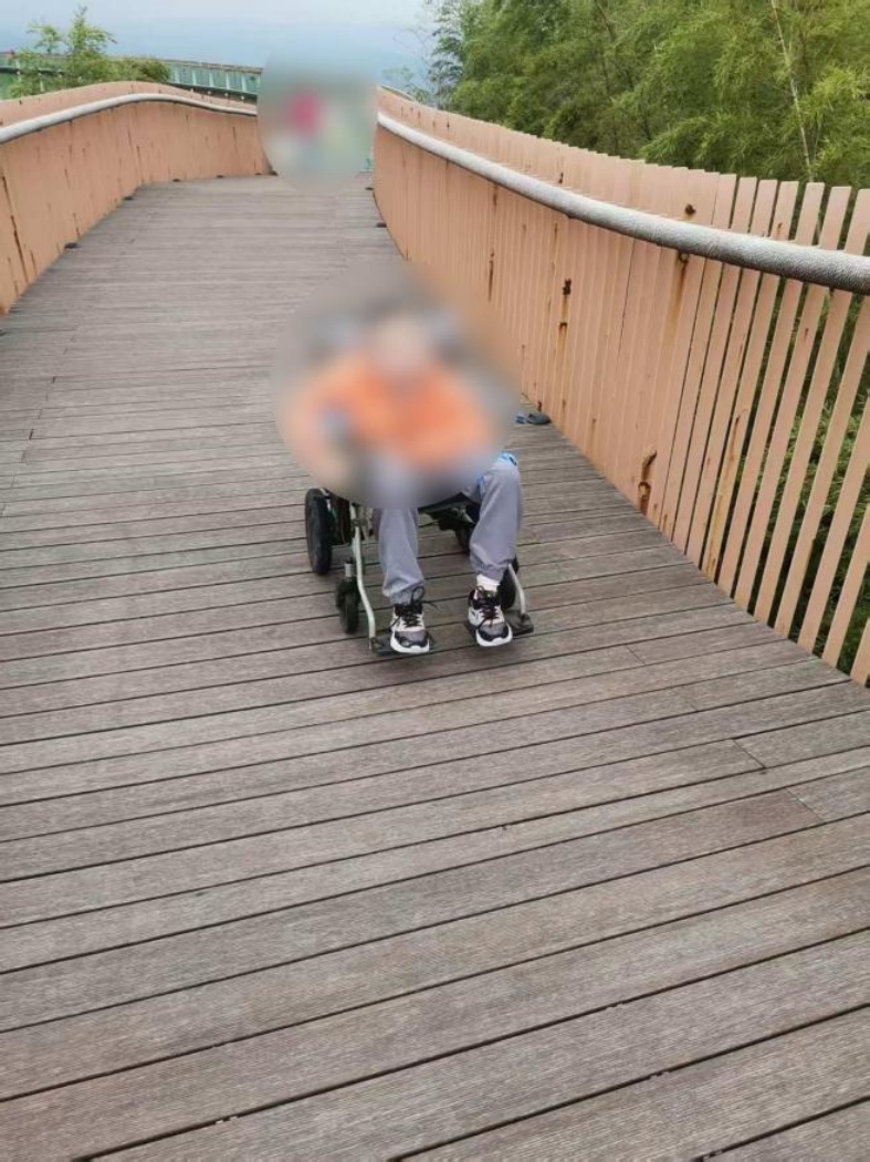 “爸爸,代我签个字” 那个在16岁决定捐献遗体和眼角膜的男孩,今年没能迎来19岁生日 “爸爸,代我签个字” 那个在16岁决定捐献遗体和眼角膜的男孩,今年没能迎来19岁生日