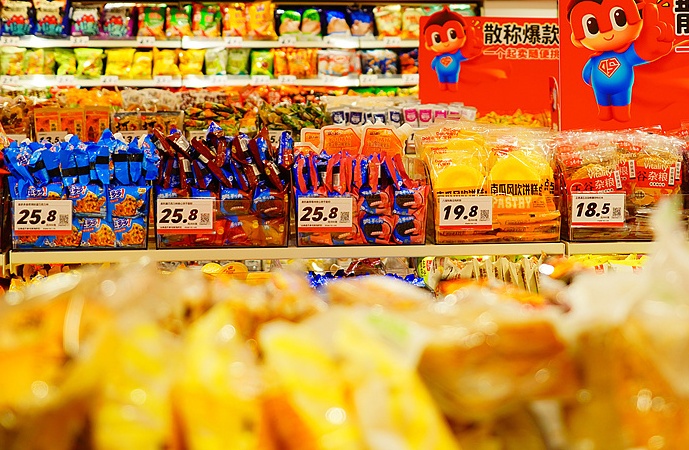 多个量贩零食品牌陷入“缺斤短两”争议 遇到该咋办? 多个量贩零食品牌陷入“缺斤短两”争议 遇到该咋办?
