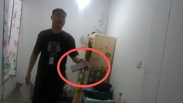 利用身体作为掩护?!杭州一男一女公然在超市......警方:行拘! 利用身体作为掩护?!杭州一男一女公然在超市......警方:行拘!
