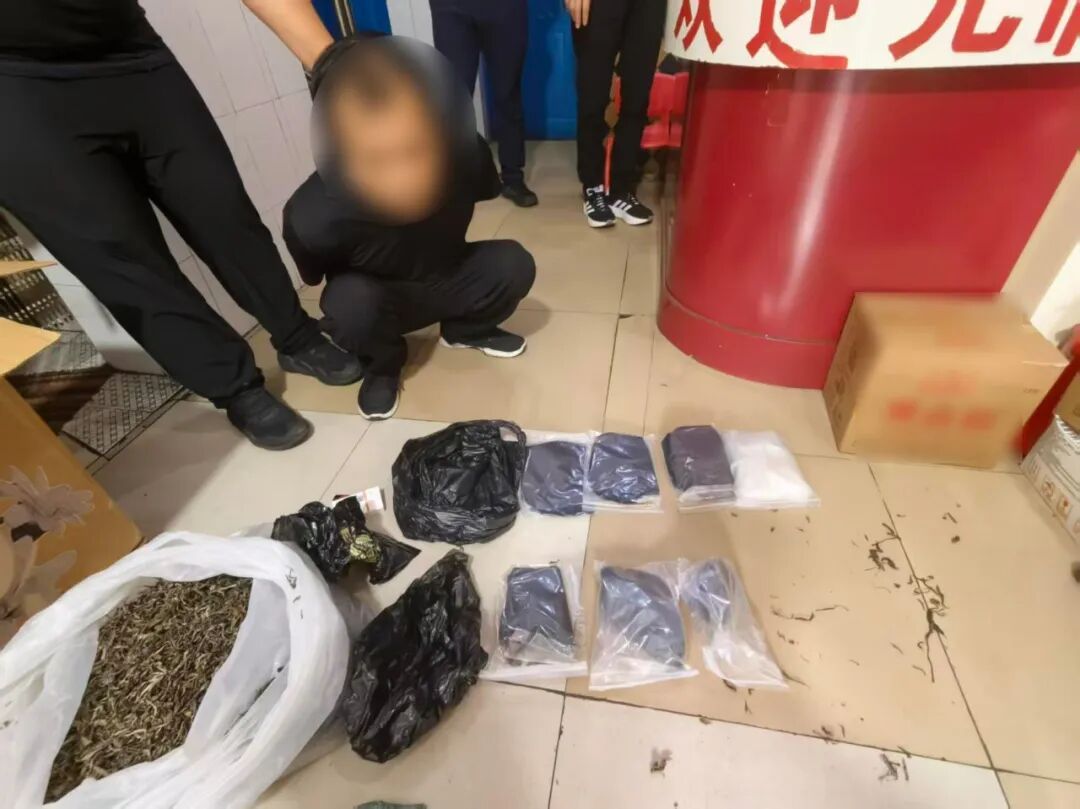 缴毒3.3千克!警方破获1起运输毒品案 缴毒3.3千克!警方破获1起运输毒品案
