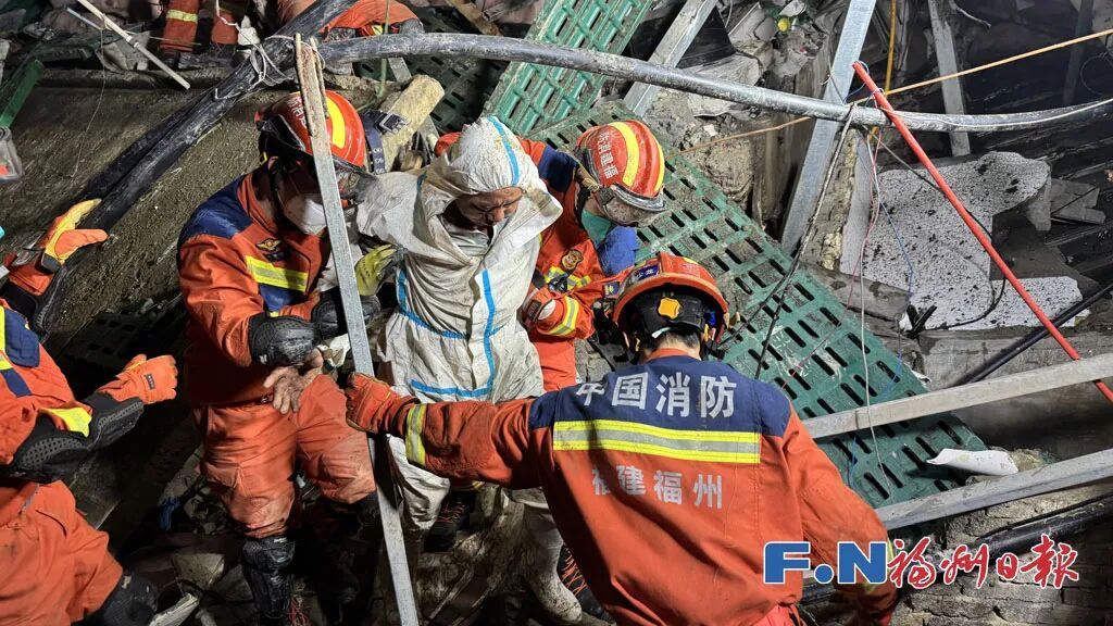 27小时生死营救!福州永泰坍塌房屋被困4人全部生还! 27小时生死营救!福州永泰坍塌房屋被困4人全部生还!
