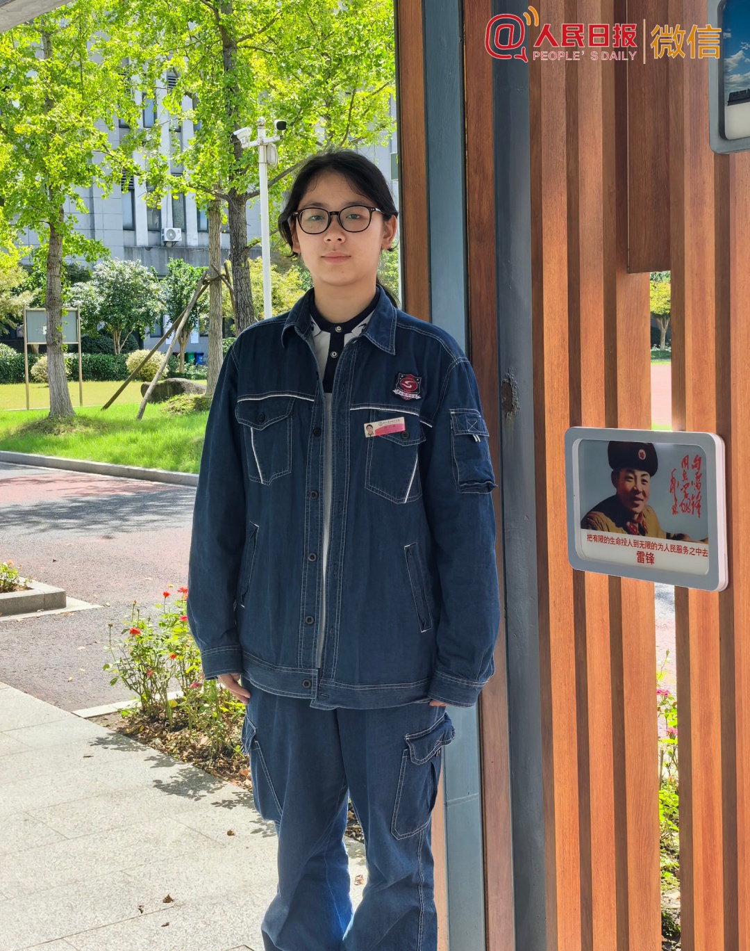 女生上学路上扶起摔倒老人,脱校服帮其止血,结局太暖了…… 女生上学路上扶起摔倒老人,脱校服帮其止血,结局太暖了……