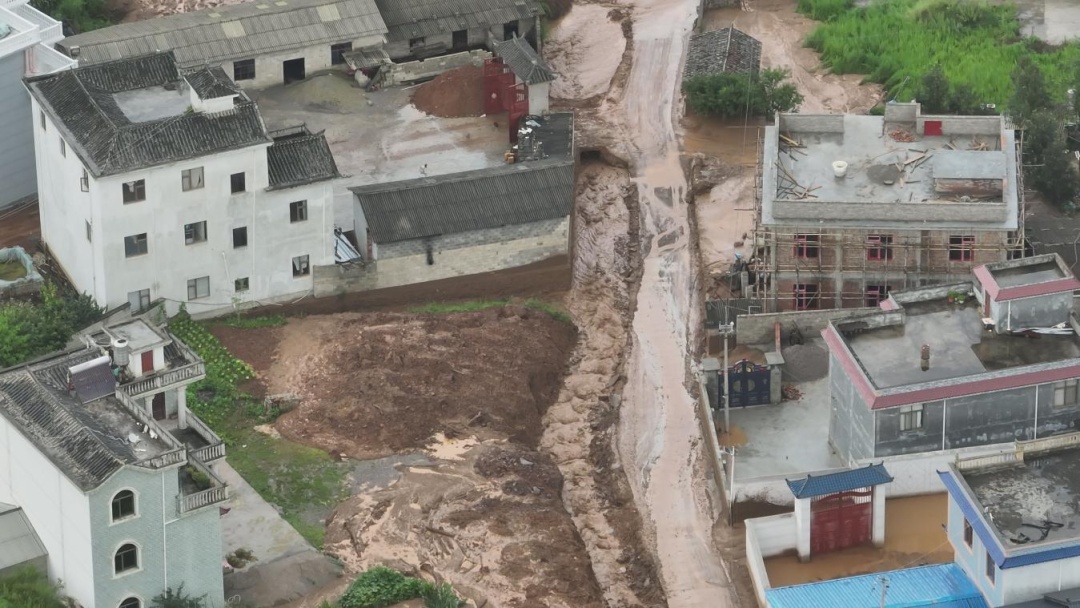 泥石流发生前28分钟,云南一地紧急撤离216人… 泥石流发生前28分钟,云南一地紧急撤离216人…
