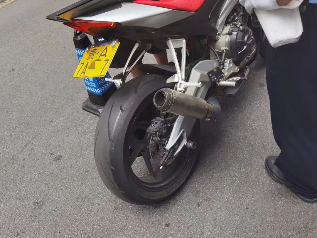 飙车炸街噪声扰民,贵阳开出首张罚单! 飙车炸街噪声扰民,贵阳开出首张罚单!