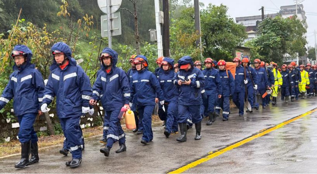 长沙消防救援机动支队郴州桂东泥石流救援纪实 长沙消防救援机动支队郴州桂东泥石流救援纪实