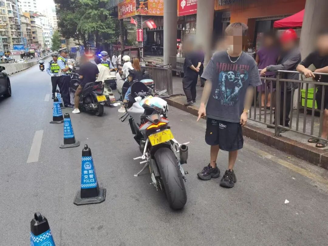 飙车炸街噪声扰民,贵阳开出首张罚单! 飙车炸街噪声扰民,贵阳开出首张罚单!