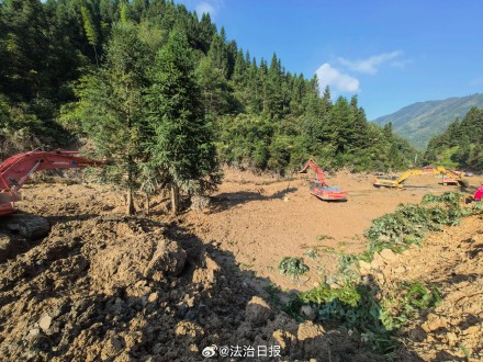 江西遂川泥石流已致12人遇难1人失联江西遂川正全力搜救最后一名失联者 江西遂川泥石流已致12人遇难1人失联江西遂川正全力搜救最后一名失联者