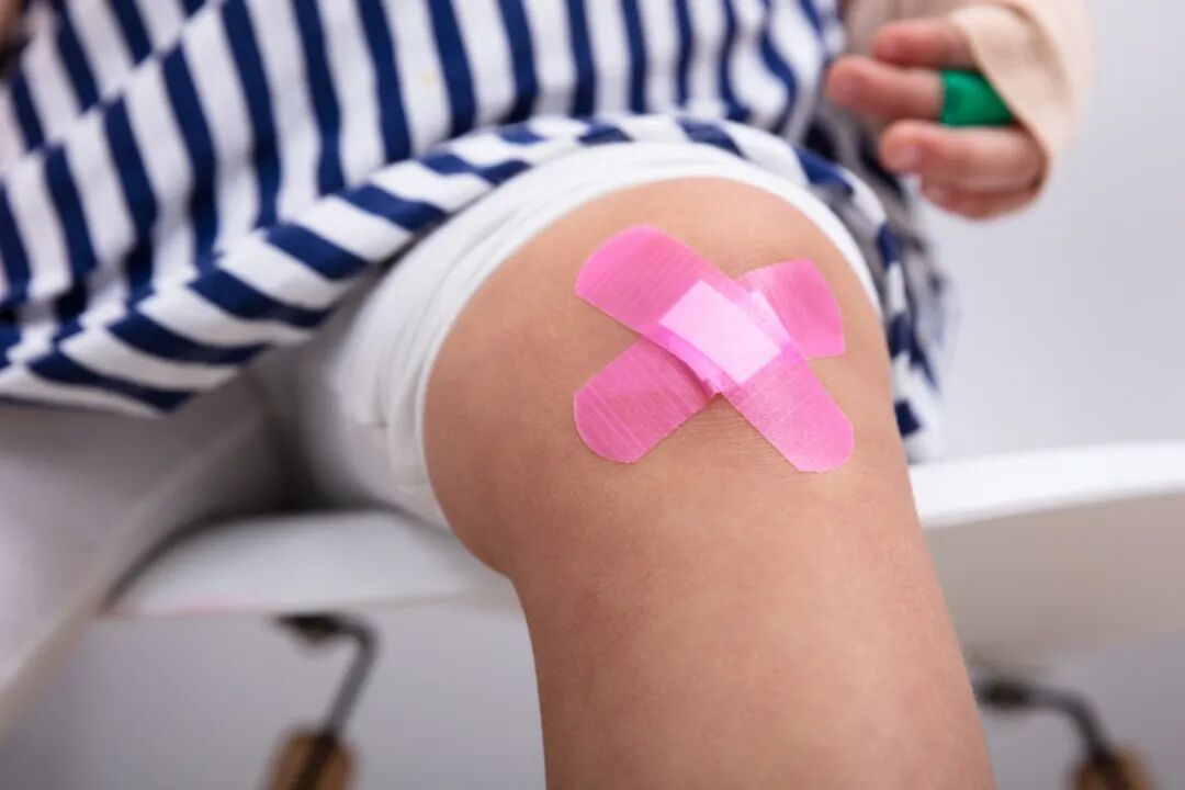 【健康】开学必看!孩子磕碰、崴脚、误吞异物,哪些情况必须马上送医院? 【健康】开学必看!孩子磕碰、崴脚、误吞异物,哪些情况必须马上送医院?