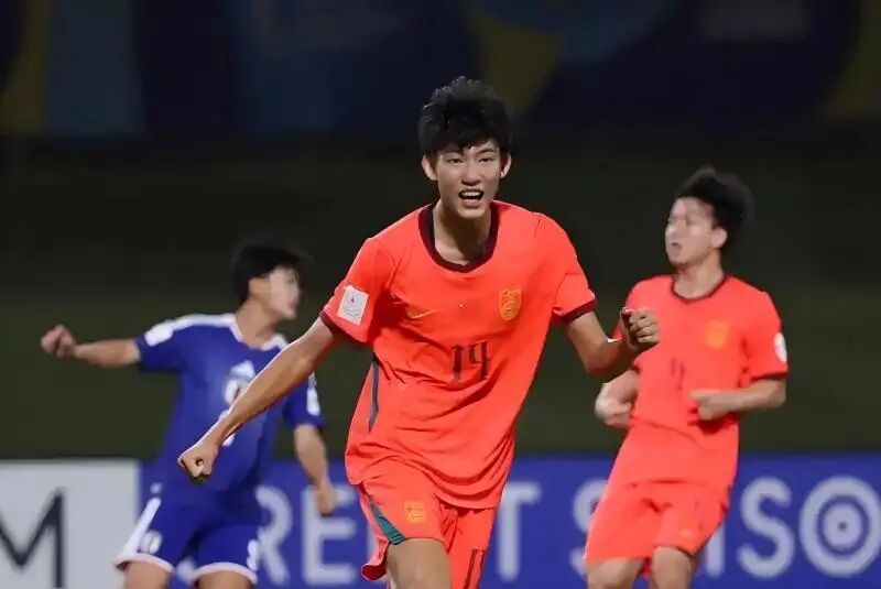 创造历史!北京17岁高中生入选成年国足:赵松源,前锋,清华附中在读 创造历史!北京17岁高中生入选成年国足:赵松源,前锋,清华附中在读