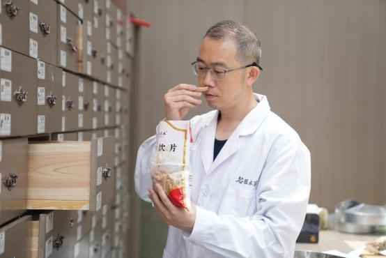白露秋意浓,润燥养肺正当时!中医清解读白露节气中医养生智慧 白露秋意浓,润燥养肺正当时!中医清解读白露节气中医养生智慧