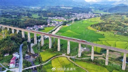 中秋国庆假期火车票今起开售 中秋国庆假期火车票今起开售