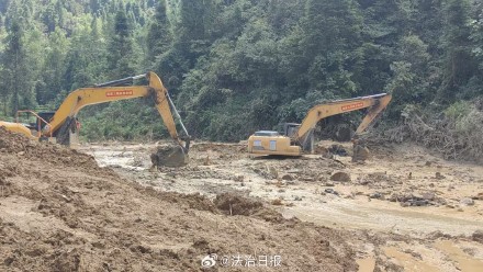江西遂川泥石流已致12人遇难1人失联江西遂川正全力搜救最后一名失联者 江西遂川泥石流已致12人遇难1人失联江西遂川正全力搜救最后一名失联者