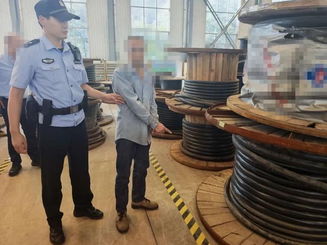 邹平公安破获厂区电缆盗窃案，当场抓获嫌疑人1名