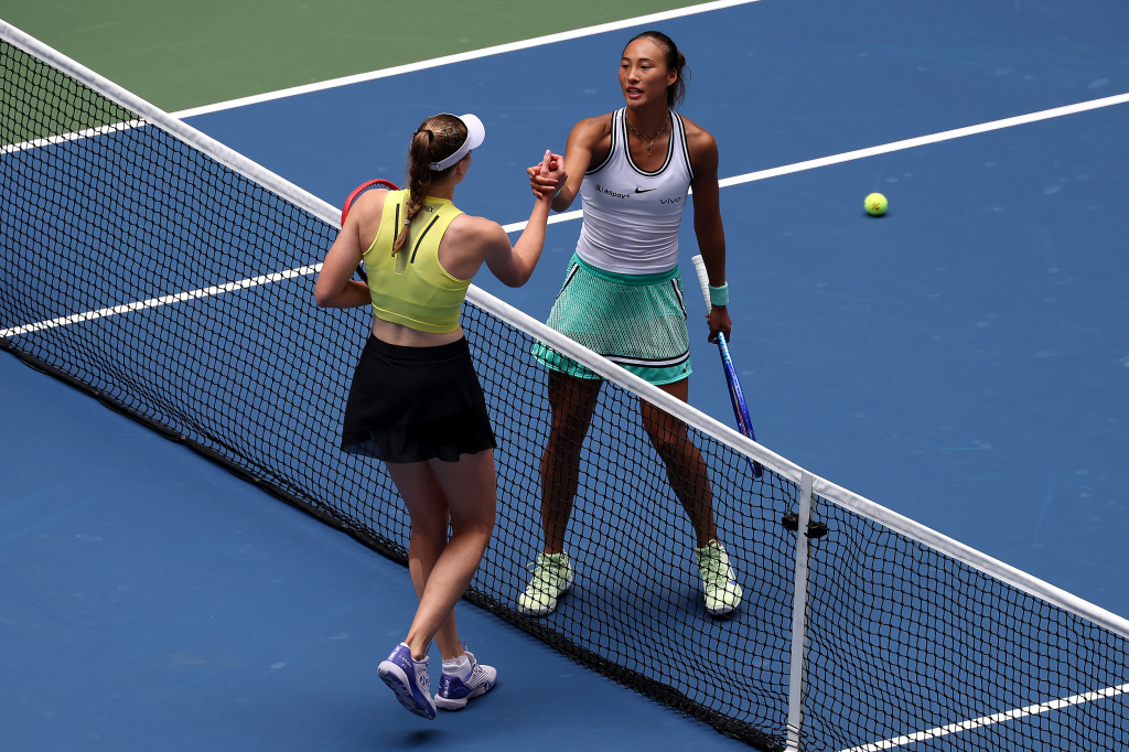 遭逆转无缘美网四强，状态回暖的郑钦文已看到重返巅峰的曙光