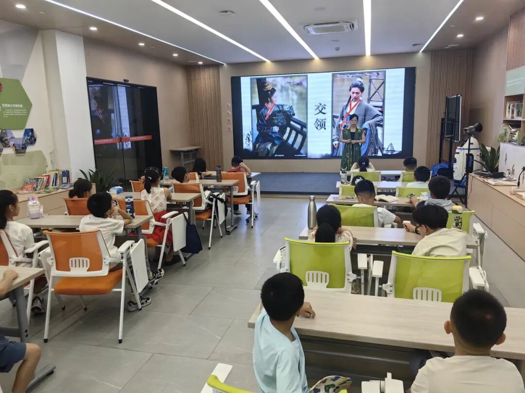 纸短情长，这个社区12封手写信背后的故事……