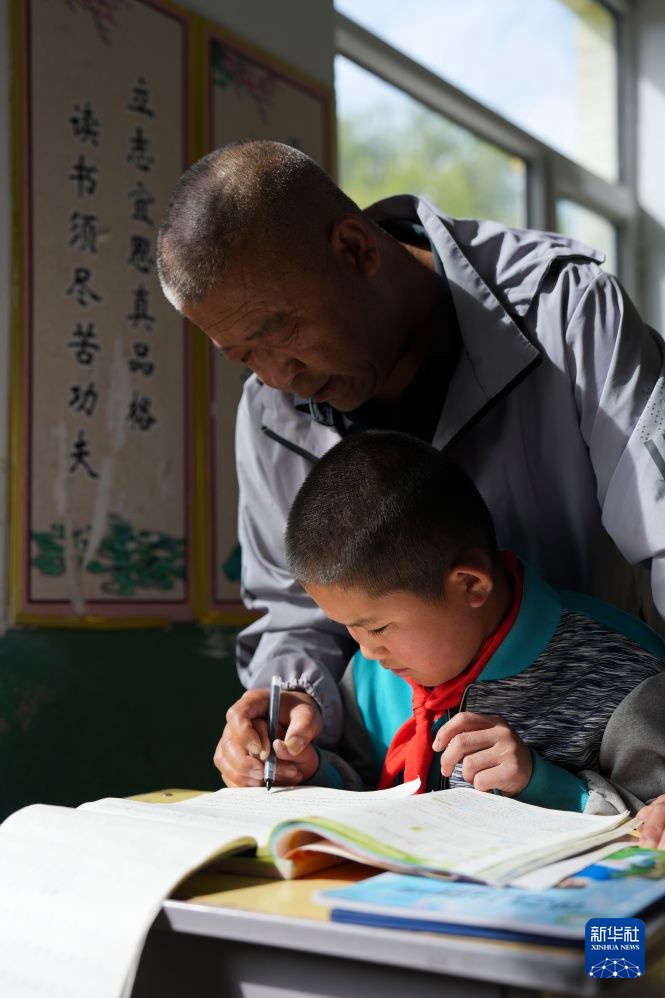 图片故事丨长城脚下，守望乡村学堂