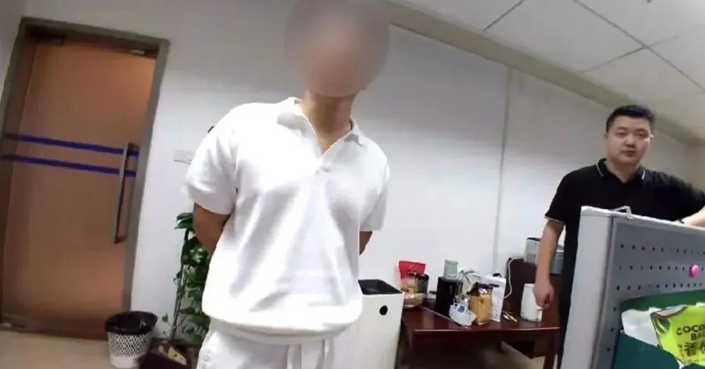 上门修电脑？不，是上门“修”你的余额