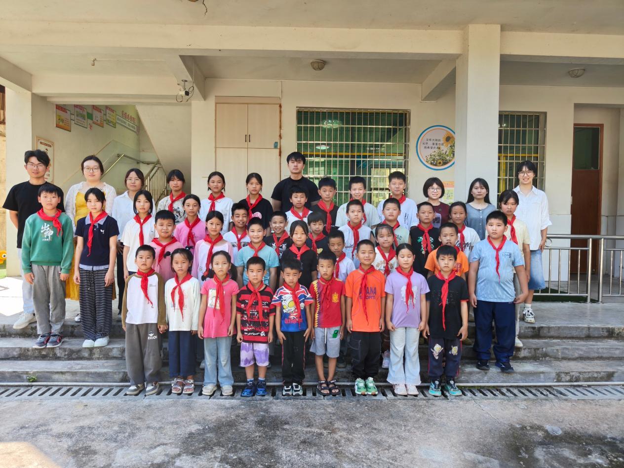 第42个教师节丨湖南新化边远山区小学里的特殊礼物 第42个教师节丨湖南新化边远山区小学里的特殊礼物