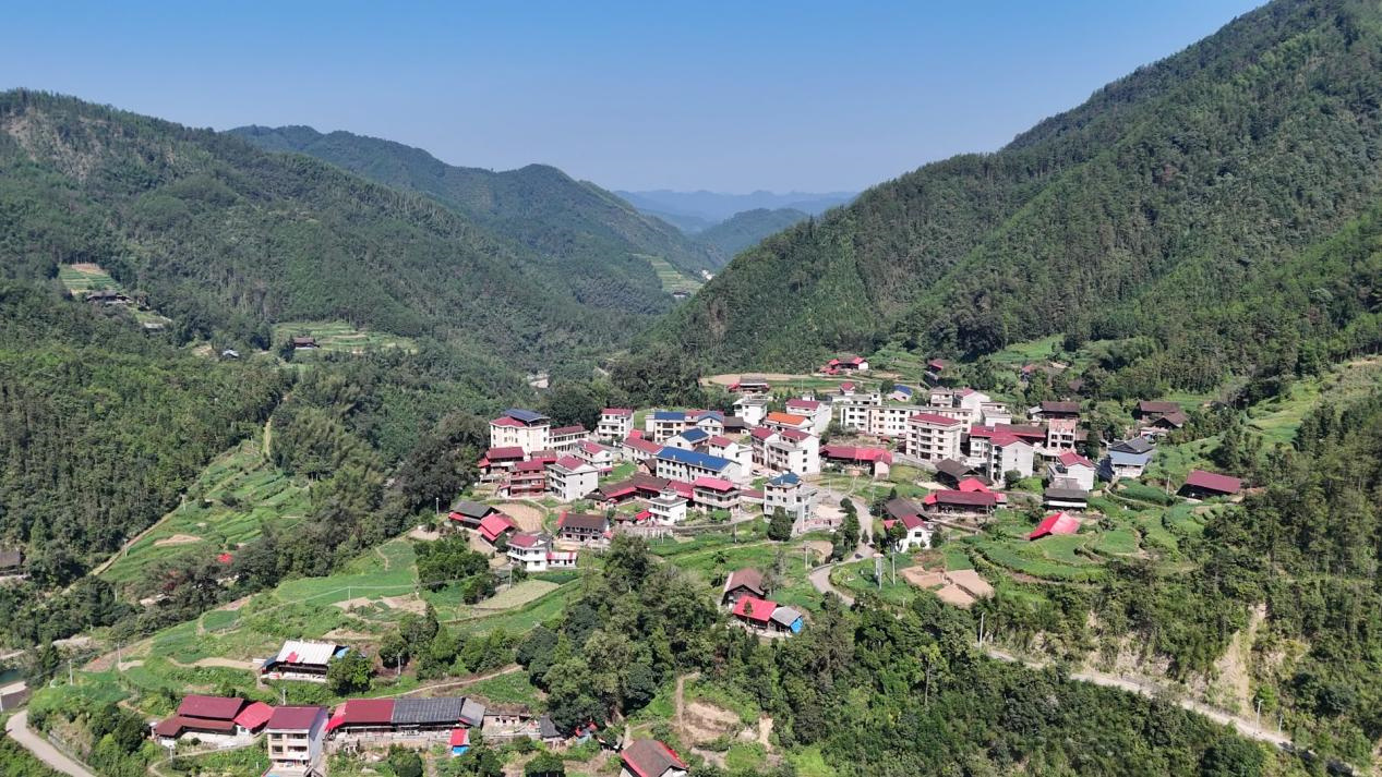 第42个教师节丨湖南新化边远山区小学里的特殊礼物 第42个教师节丨湖南新化边远山区小学里的特殊礼物