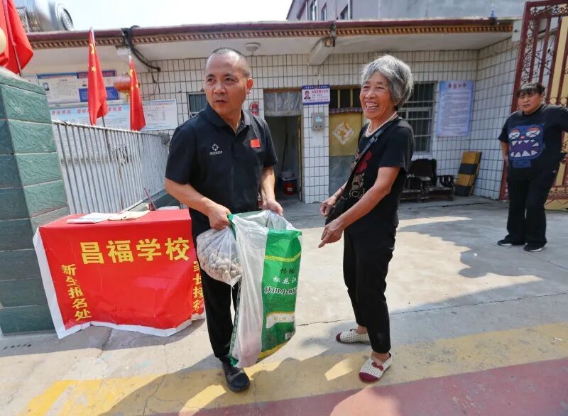 自费200多万办校！这位“农民工校长”，24年守护2000多名困境儿童