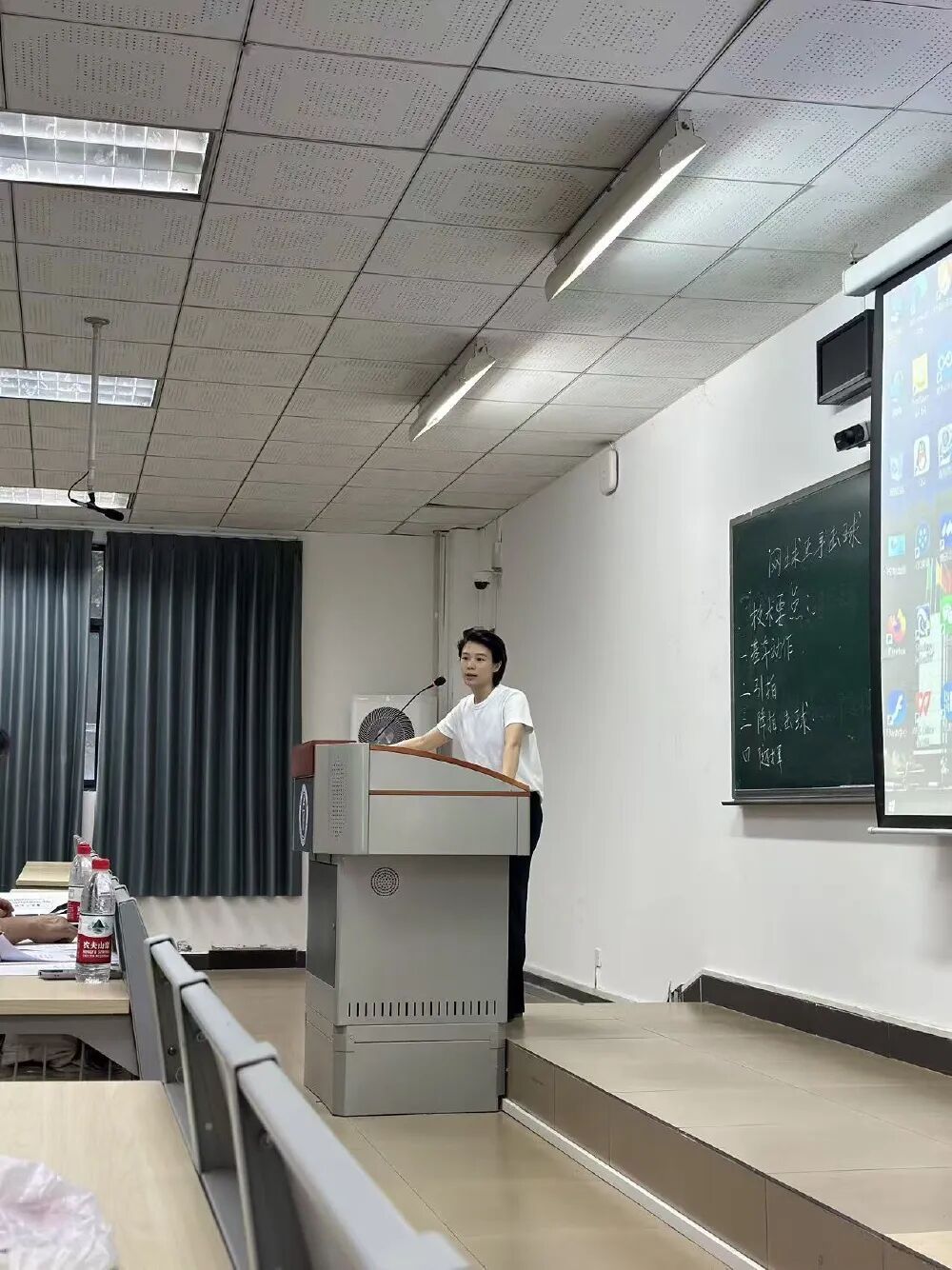 从三米跳板到三尺讲台 奥运冠军施廷懋:我的新赛场在大学课堂 从三米跳板到三尺讲台 奥运冠军施廷懋:我的新赛场在大学课堂