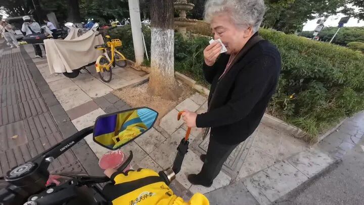 “是他撞的你吗?”护士问85岁老人,老人的回答令人意外 “是他撞的你吗?”护士问85岁老人,老人的回答令人意外