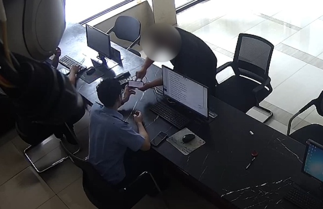 “我要报案”“我来自首”，同一天，受害人和嫌疑人同时走进了派出所