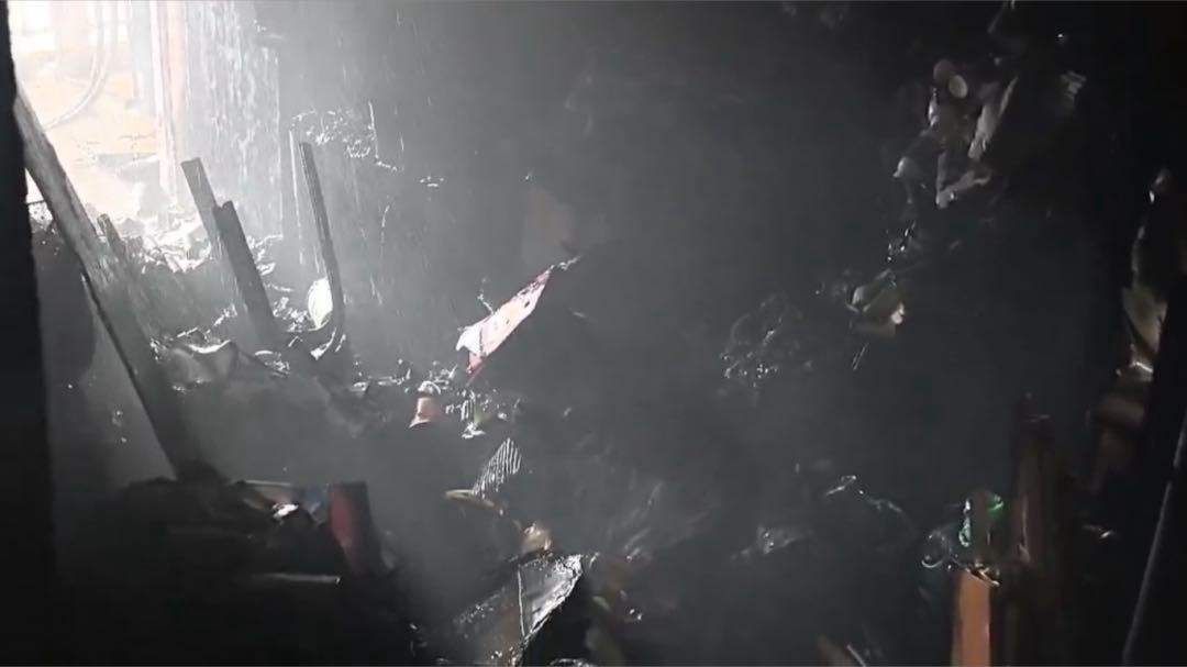 千万别再这么做了!高层小区楼道起火,隐患就在这里 千万别再这么做了!高层小区楼道起火,隐患就在这里
