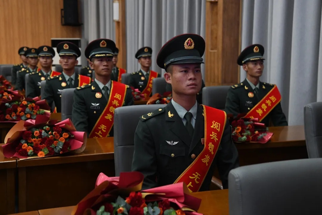 卫国戍边烈士肖思远的弟弟肖荣基获选拔提干 卫国戍边烈士肖思远的弟弟肖荣基获选拔提干