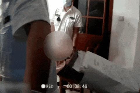 四盒没人取的牛奶，救人一命！