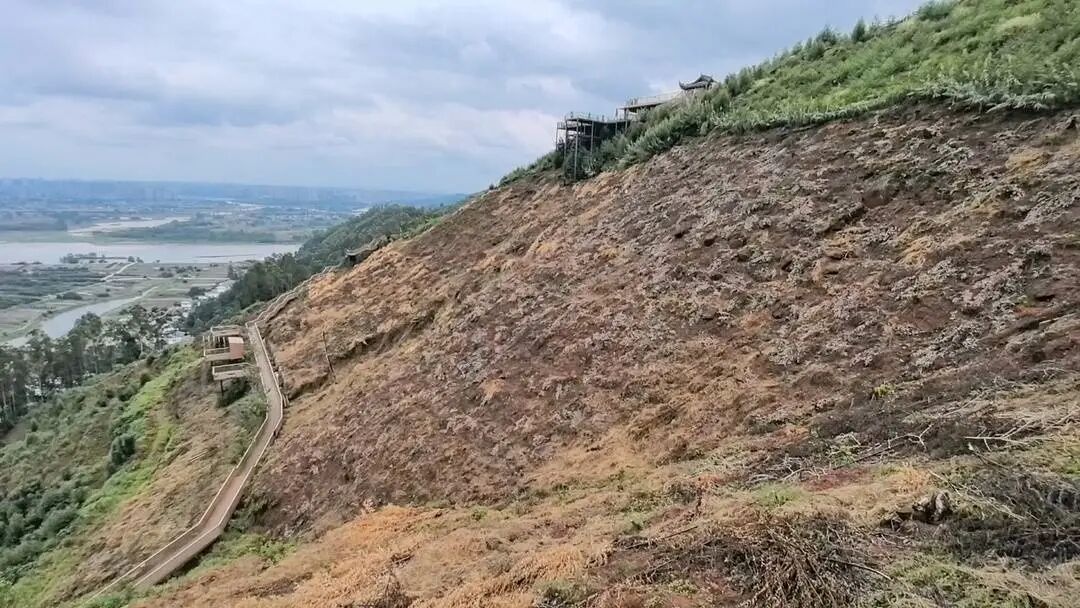 网传四川乐山一地山体滑坡?当地回应 网传四川乐山一地山体滑坡?当地回应