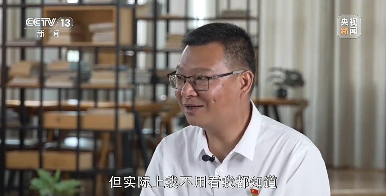 新闻周刊丨“让花成花 让树成树” 全网刷屏的8分钟开学致辞值得细读