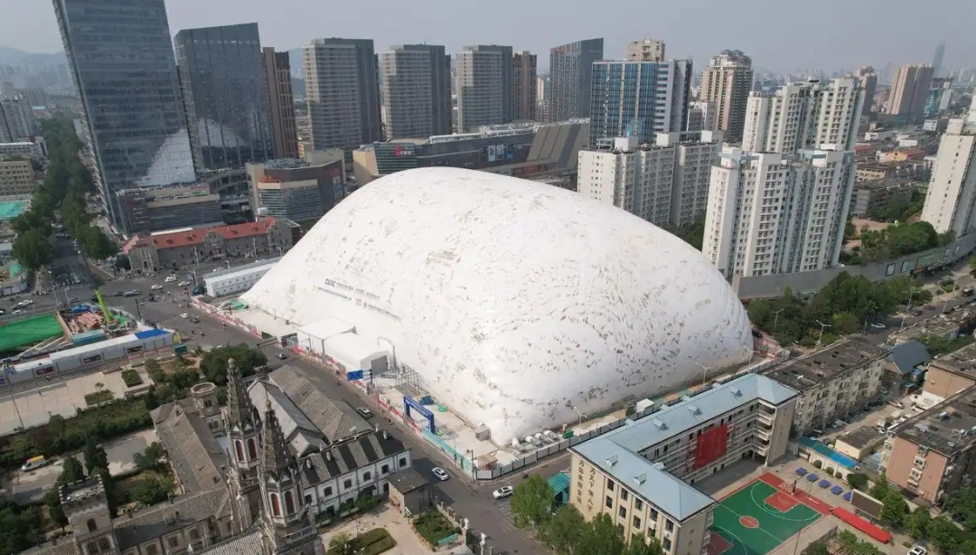 广州惊现25000㎡巨型“充气枕头”!网友:太强了 广州惊现25000㎡巨型“充气枕头”!网友:太强了