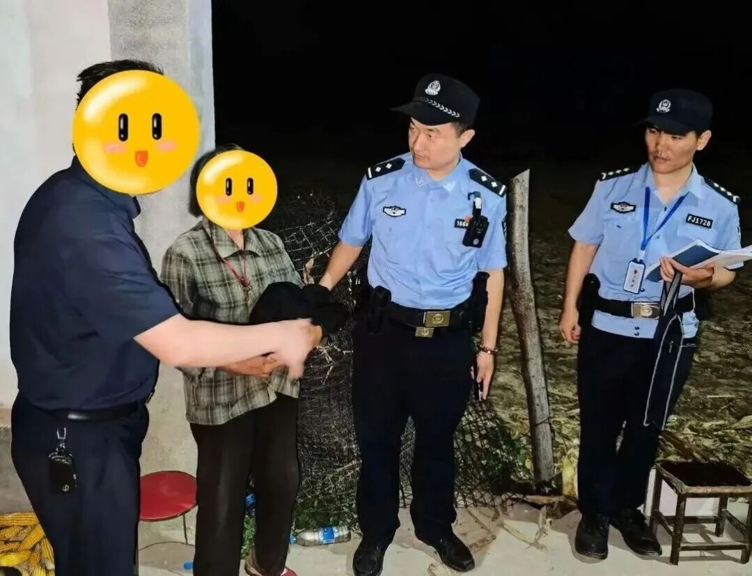 亲姐妹起争执，民警出手了