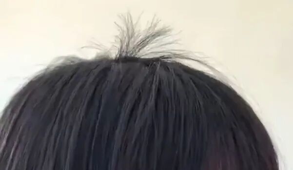“鲶鱼须”过时了?“10后”开始流行“呆毛”发型!网友:好有想法 “鲶鱼须”过时了?“10后”开始流行“呆毛”发型!网友:好有想法