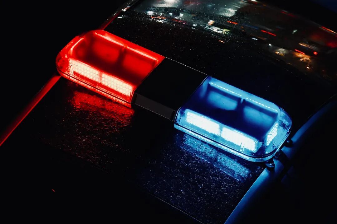 上海一别墅内,女主人通过监控看到保姆正在偷包!民警一查不得了… 上海一别墅内,女主人通过监控看到保姆正在偷包!民警一查不得了…